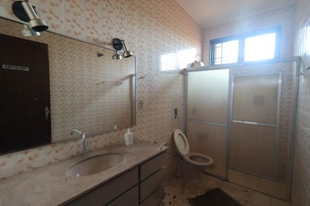 Casa para alugar com 123m², 3 quartos e 4 vagasBanheiro