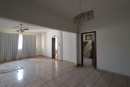 Casa para alugar com 123m², 3 quartos e 4 vagasSala