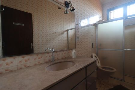 Casa para alugar com 123m², 3 quartos e 4 vagasBanheiro