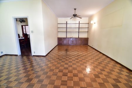 Casa para alugar com 280m², 4 quartos e 2 vagasSala