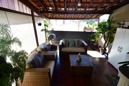 Casa para alugar com 280m², 4 quartos e 2 vagasVaranda