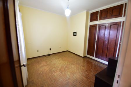 Casa para alugar com 280m², 4 quartos e 2 vagasQuarto 1