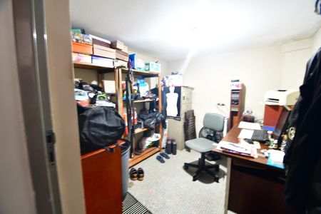 Casa para alugar com 280m², 4 quartos e 2 vagasEscritório