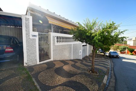 Casa para alugar com 280m², 4 quartos e 2 vagasFachada