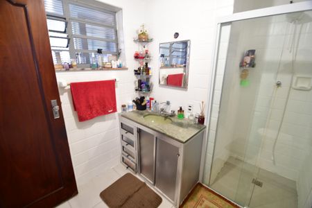 Casa para alugar com 280m², 4 quartos e 2 vagasBanheiro