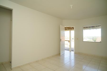 Sala de casa para alugar com 2 quartos, 225m² em Caxito Pequeno, Maricá