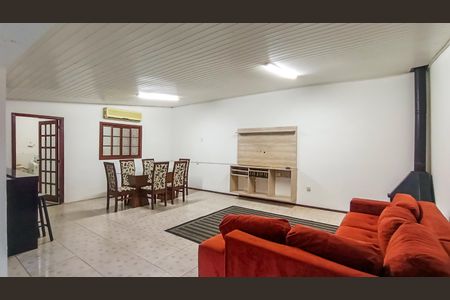 Casa para alugar com 200m², 3 quartos e 4 vagas Casa para alugar com 200m², 3 quartos e 4 vagasSalão gourmet