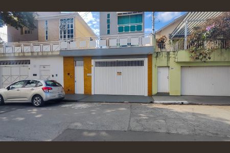 Casa à venda com 252m², 3 quartos e 4 vagasFachada