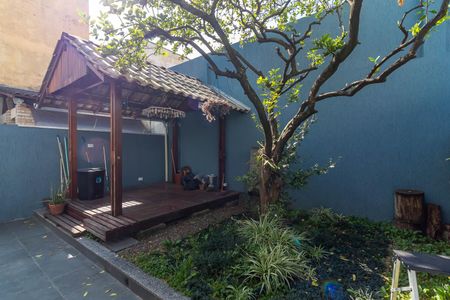 Casa à venda com 252m², 3 quartos e 4 vagasQuintal / Jardim