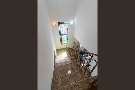 Casa à venda com 252m², 3 quartos e 4 vagasEscada