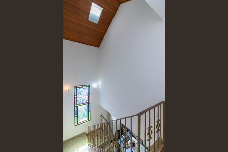 Casa à venda com 252m², 3 quartos e 4 vagasEscada