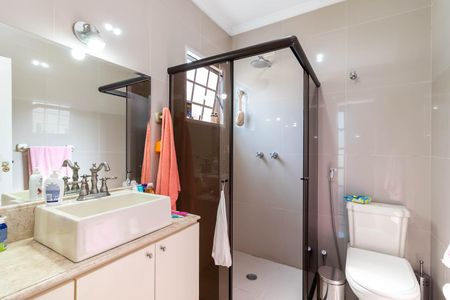 Casa à venda com 252m², 3 quartos e 4 vagasBanheiro da Suíte 1