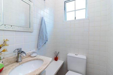 Casa à venda com 252m², 3 quartos e 4 vagasLavabo