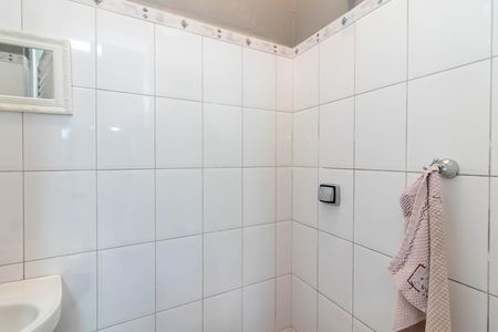 Casa à venda com 252m², 3 quartos e 4 vagasGaragem - Banheiro