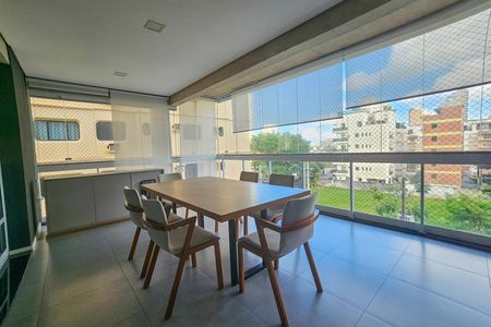 Apartamento para alugar com 136m², 3 quartos e 2 vagas