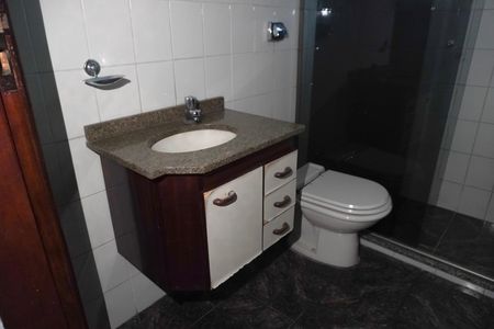 Casa à venda com 249m², 4 quartos e 3 vagasBanheiro social 2
