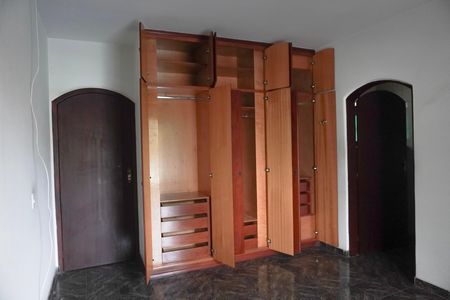 Casa à venda com 249m², 4 quartos e 3 vagasSuíte