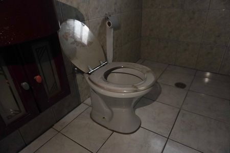 Casa à venda com 249m², 4 quartos e 3 vagasBanheiro social