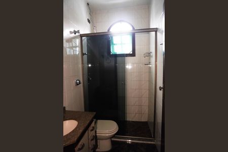 Casa à venda com 249m², 4 quartos e 3 vagasBanheiro social 2