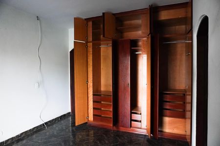 Casa à venda com 249m², 4 quartos e 3 vagasSuíte