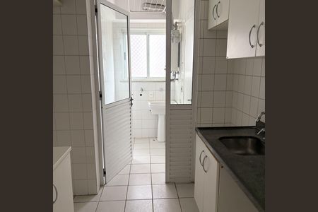Cozinha de apartamento para alugar com 2 quartos, 54m² em Cerqueira César, São Paulo