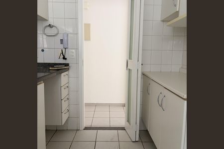 Cozinha de apartamento para alugar com 2 quartos, 54m² em Cerqueira César, São Paulo
