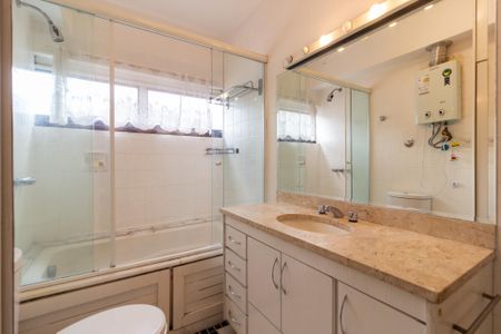 Apartamento para alugar com 54m², 1 quarto e 1 vaga Apartamento para alugar com 54m², 1 quarto e 1 vagaBanheiro da Suíte