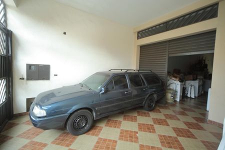 Garagem  de casa à venda com 3 quartos, 400m² em Vila Rosa, São Bernardo do Campo