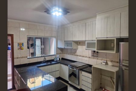 Cozinha de casa para alugar com 3 quartos, 198m² em Parque São Lucas, São Paulo