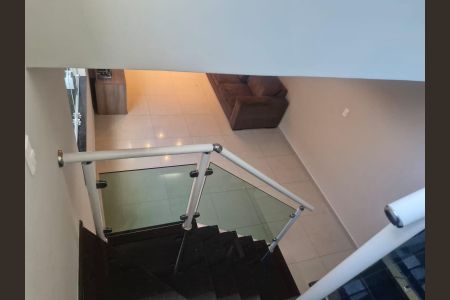 Casa para alugar com 198m², 3 quartos e 4 vagasEscada