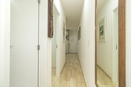 Apartamento à venda com 47m², 2 quartos e sem vaga Apartamento à venda com 47m², 2 quartos e sem vagaCorredor dos quartos