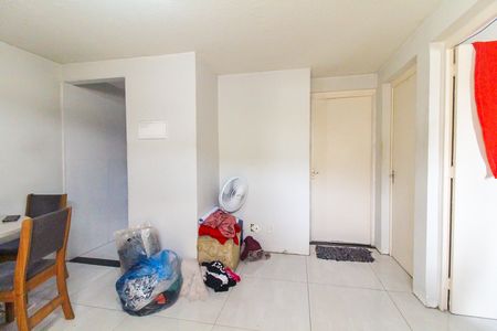 Sala de apartamento para alugar com 2 quartos, 42m² em Conjunto Residencial José Bonifácio, São Paulo