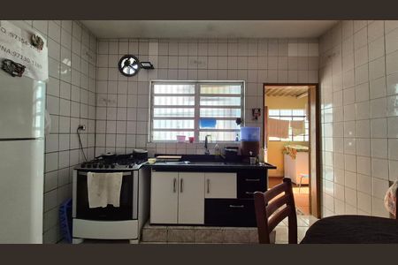 Casa à venda com 100m², 2 quartos e 1 vaga