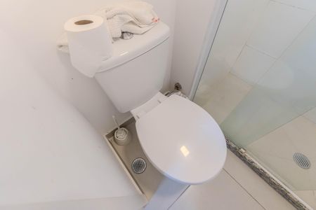 Banheiro de kitnet/studio para alugar com 1 quarto, 18m² em Bela Vista, São Paulo