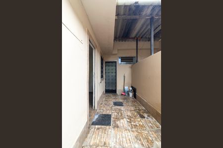Casa para alugar com 32m², 2 quartos e sem vaga Casa para alugar com 32m², 2 quartos e sem vagaQuintal
