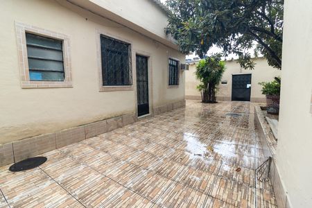 Casa para alugar com 32m², 2 quartos e sem vaga Casa para alugar com 32m², 2 quartos e sem vagaQuintal