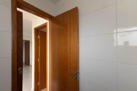 Apartamento para alugar com 48m², 3 quartos e sem vaga Apartamento para alugar com 48m², 3 quartos e sem vagaBanheiro social