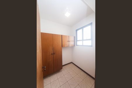 Apartamento à venda com 103m², 3 quartos e 2 vagas Apartamento à venda com 103m², 3 quartos e 2 vagasQuarto de Serviço
