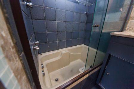 Apartamento à venda com 103m², 3 quartos e 2 vagas Apartamento à venda com 103m², 3 quartos e 2 vagasBanheiro suite