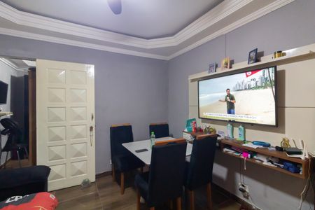 Casa para alugar com 70m², 1 quarto e 1 vaga Casa para alugar com 70m², 1 quarto e 1 vagaSala