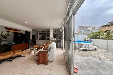 Apartamento à venda com 248m², 3 quartos e 2 vagas Apartamento à venda com 248m², 3 quartos e 2 vagasSala