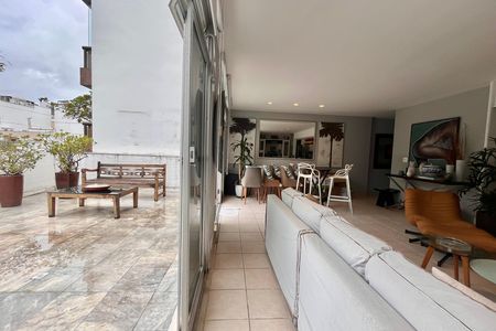 Apartamento à venda com 248m², 3 quartos e 2 vagas Apartamento à venda com 248m², 3 quartos e 2 vagasSala