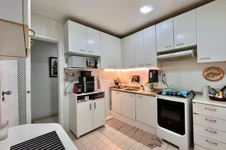 Apartamento à venda com 248m², 3 quartos e 2 vagas Apartamento à venda com 248m², 3 quartos e 2 vagasCozinha