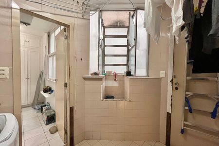 Apartamento à venda com 248m², 3 quartos e 2 vagas Apartamento à venda com 248m², 3 quartos e 2 vagasÁrea de Serviço