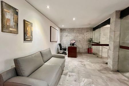 Apartamento à venda com 248m², 3 quartos e 2 vagas Apartamento à venda com 248m², 3 quartos e 2 vagasPortaria