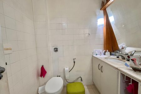Apartamento à venda com 248m², 3 quartos e 2 vagas Apartamento à venda com 248m², 3 quartos e 2 vagasBanheiro social
