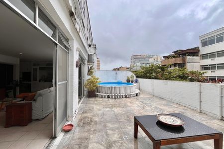 Apartamento à venda com 248m², 3 quartos e 2 vagas Apartamento à venda com 248m², 3 quartos e 2 vagasCobertura