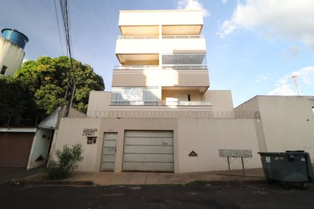 Apartamento para alugar com 78m², 2 quartos e 1 vagaFachada