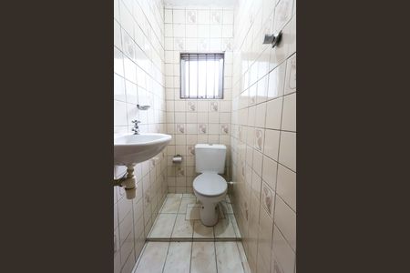 lavabo de casa para alugar com 2 quartos, 80m² em Jardim Oliveiras, Taboão da Serra