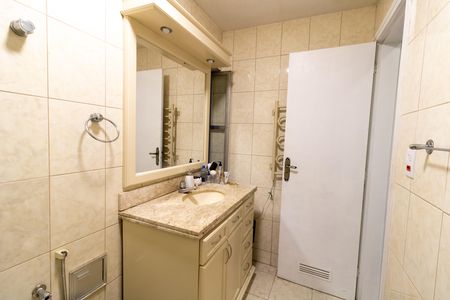 Apartamento à venda com 121m², 3 quartos e 1 vaga Apartamento à venda com 121m², 3 quartos e 1 vagaBanheiro 2